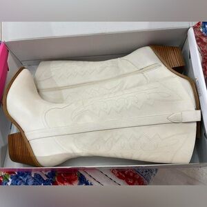 Hey Girl by Corkys Pink Shoe Box